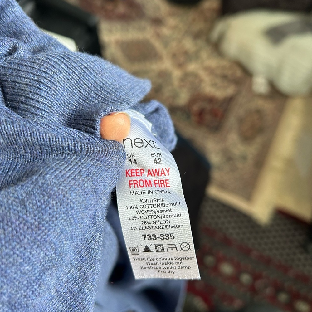 ❌❌ SOLD ❌❌ Sweater vest sweater - Picture 8 of 8